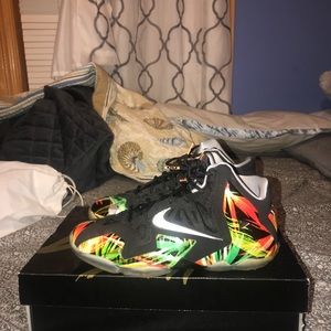 2013 Nike Lebron 11 Everglades size 6.5y
